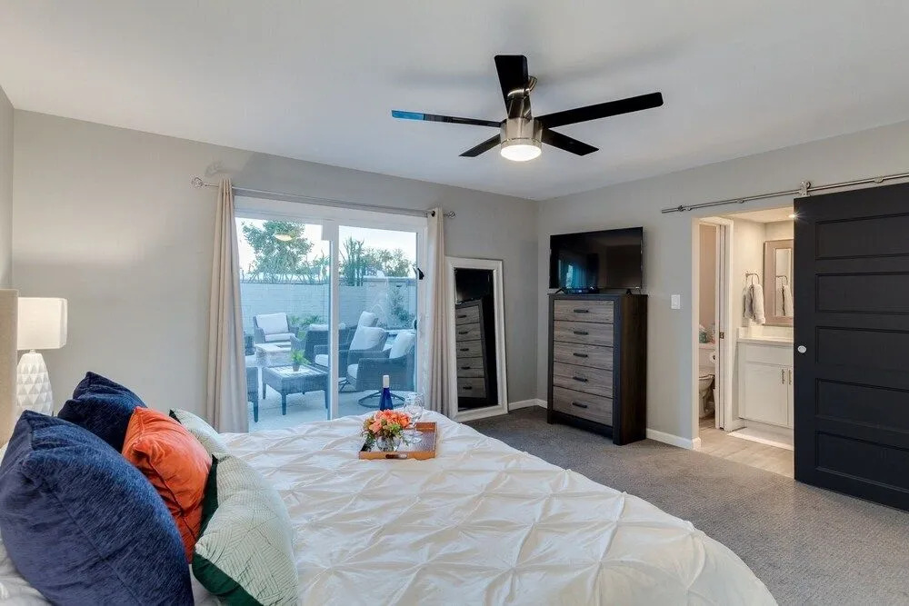 Luxury Scottsdale home w/ Heated Pool, Spa, Putting Green, fire pit, & more! by RedAwning