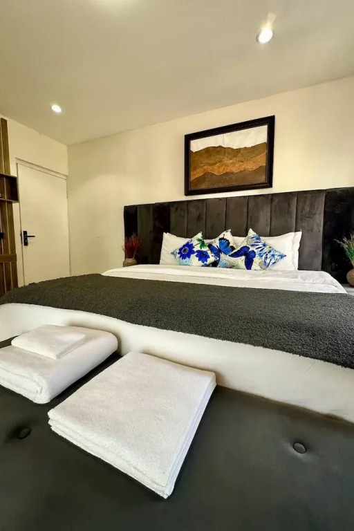 Luxury 2BR Apt Central Lekki Phase 1