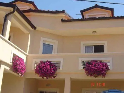 Apartment in Sv. Filip i Jakov 8187