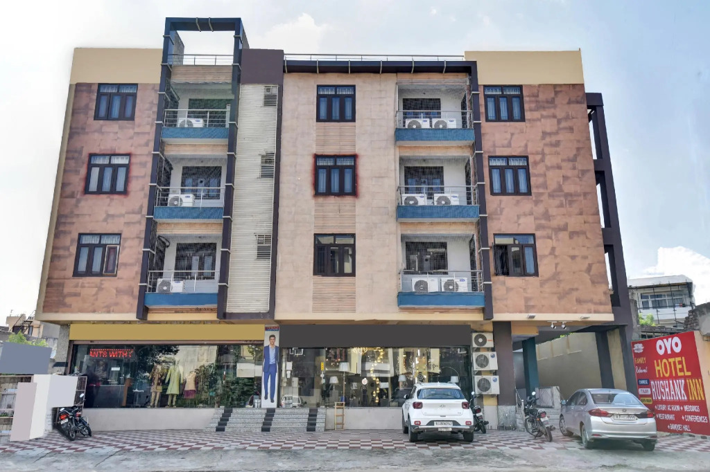 OYO Townhouse 575 Hotel Rushank Inn