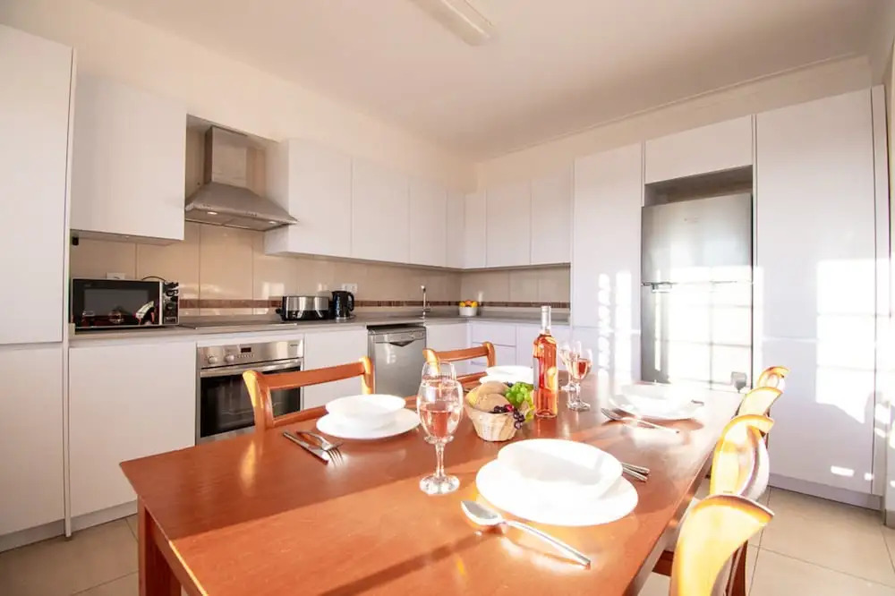 10 Marinha Two Bed Apt At Award Wining Beach