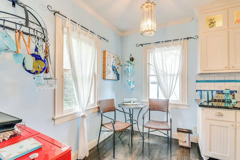 1/2 Mi to Beach! Pet-Friendly Dtwn Galveston Home