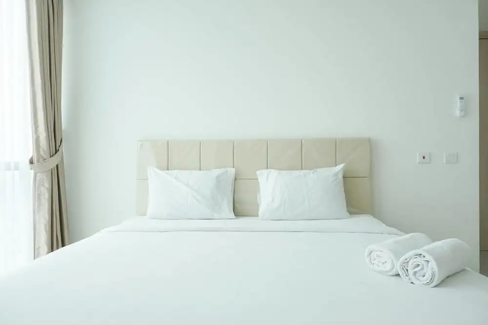 Spacious And Nice 2Br At Hillcrest House Apartment