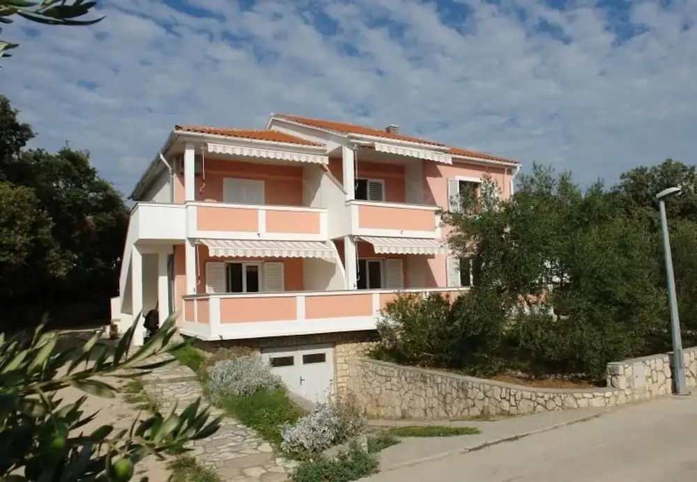 Uga2 - 70m From the Beach - A1-kat