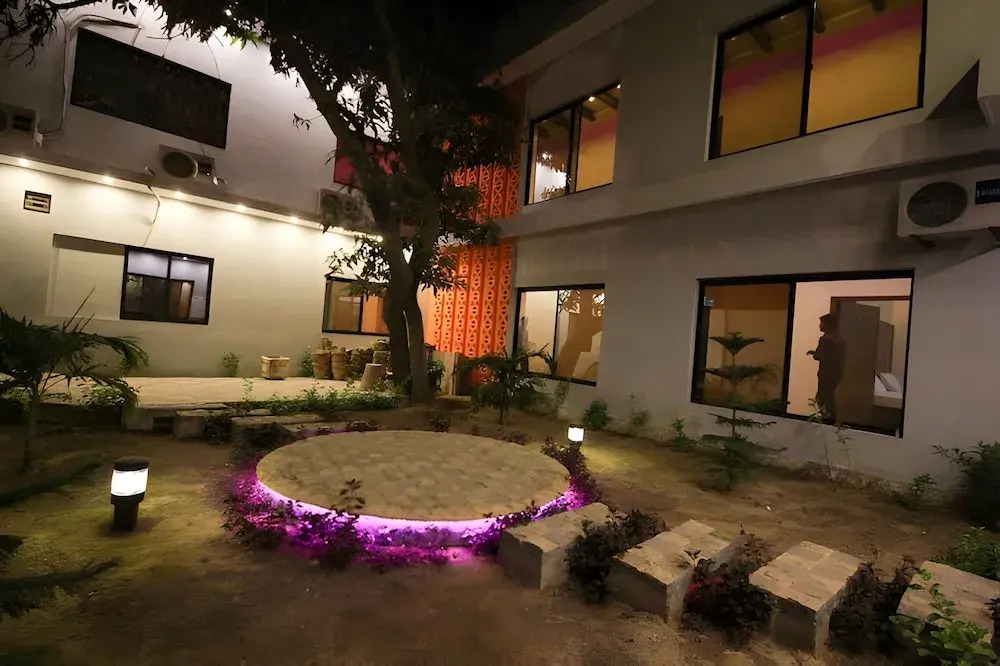 Regalia Inn Hotel