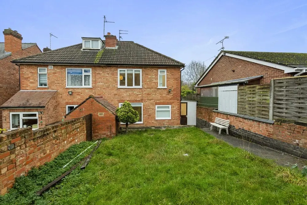 OnPoint -3 Bed House - Parking