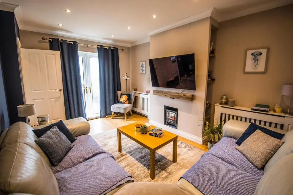 Stunning 2BD Family Retreat Swansea