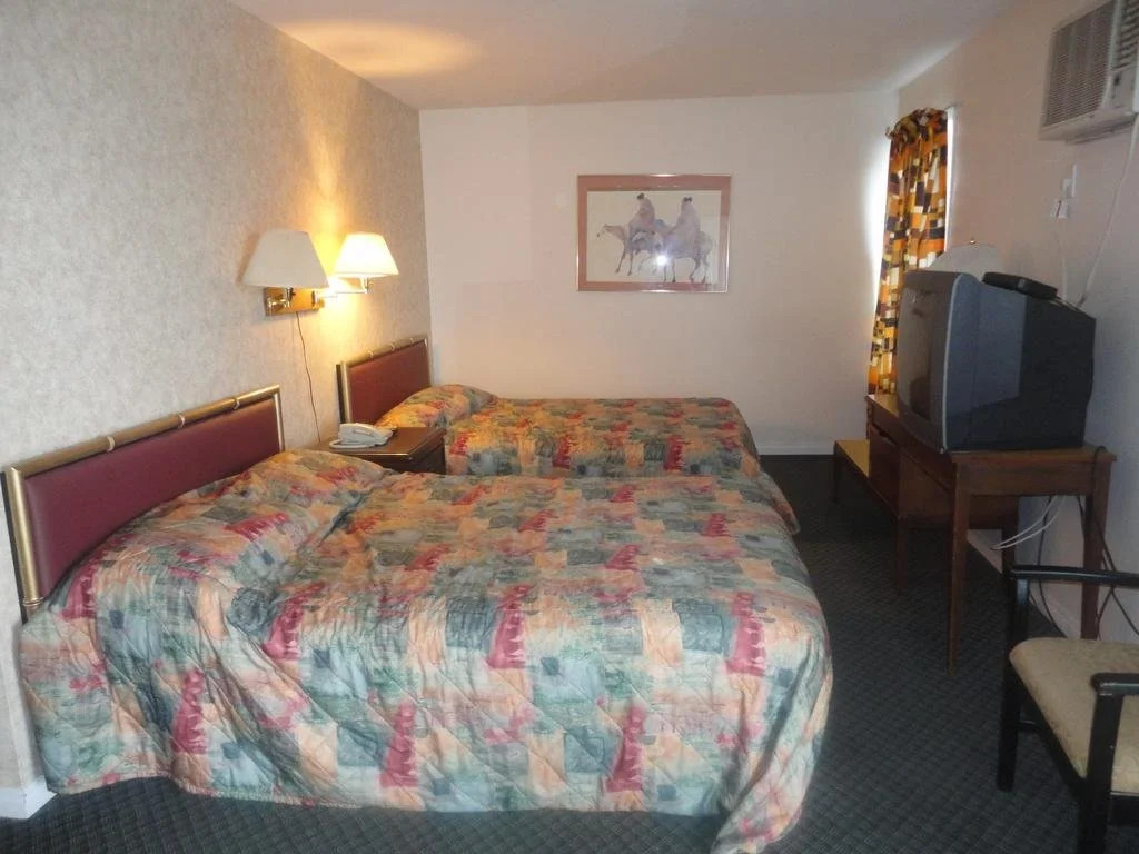 Airport Inn Lakeside