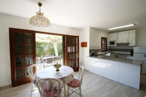 Casas Blancas Parque Montroig
