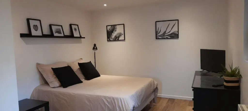 Studio avec jardin et stationnement gratuit à Rouen