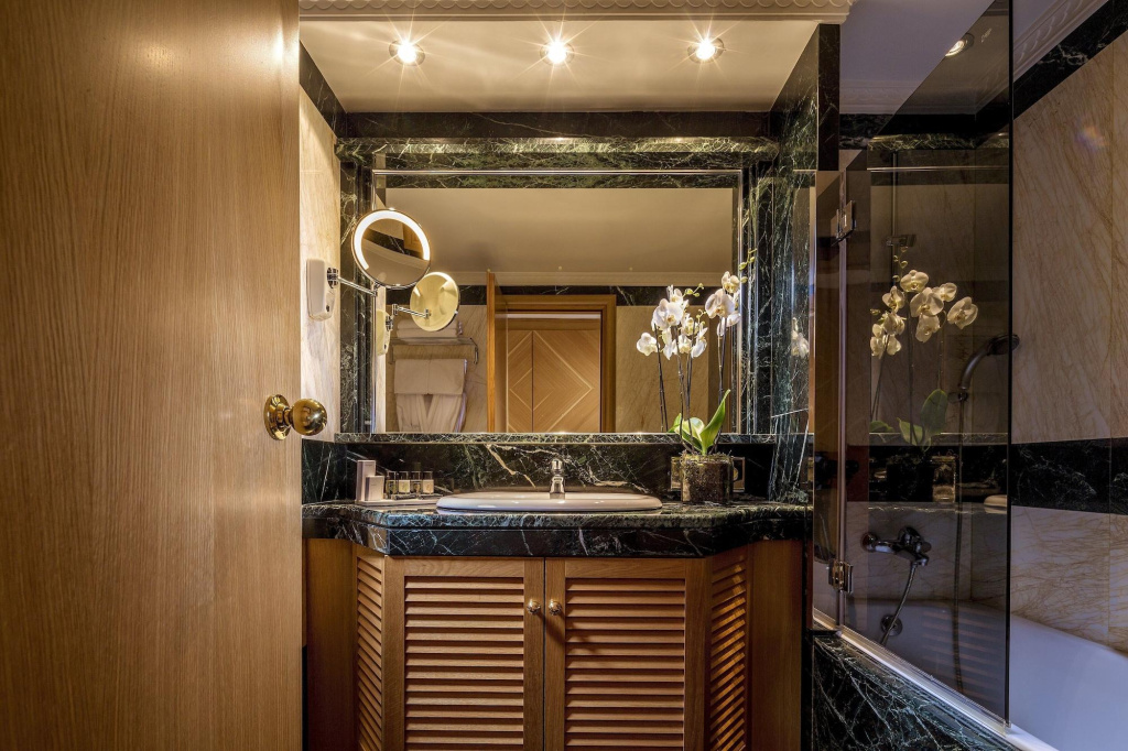 Divani Caravel