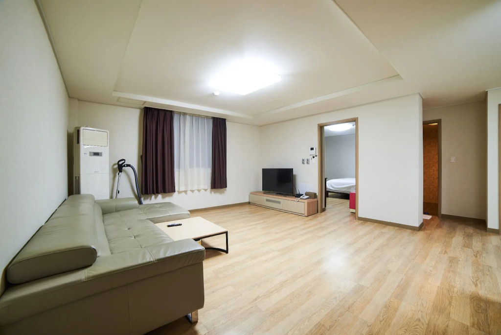 Premium V Hotel