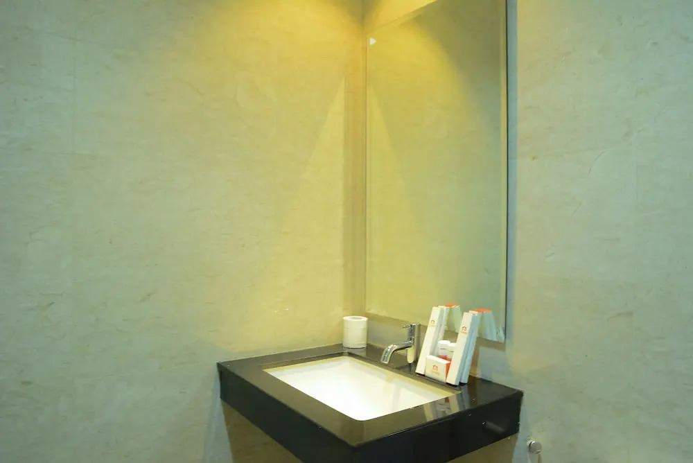 The 9th Floor L'Avenue Apartment