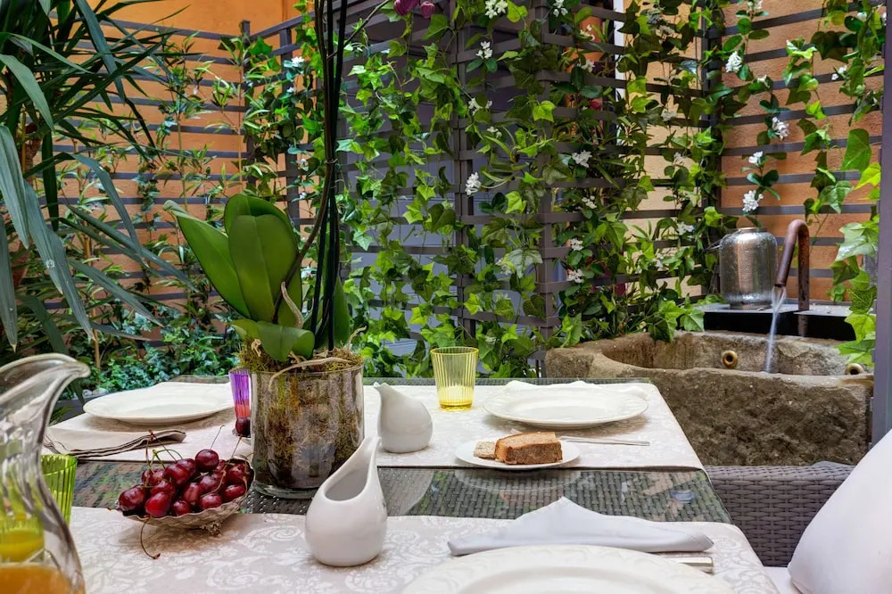 Domus Domitia Luxury House