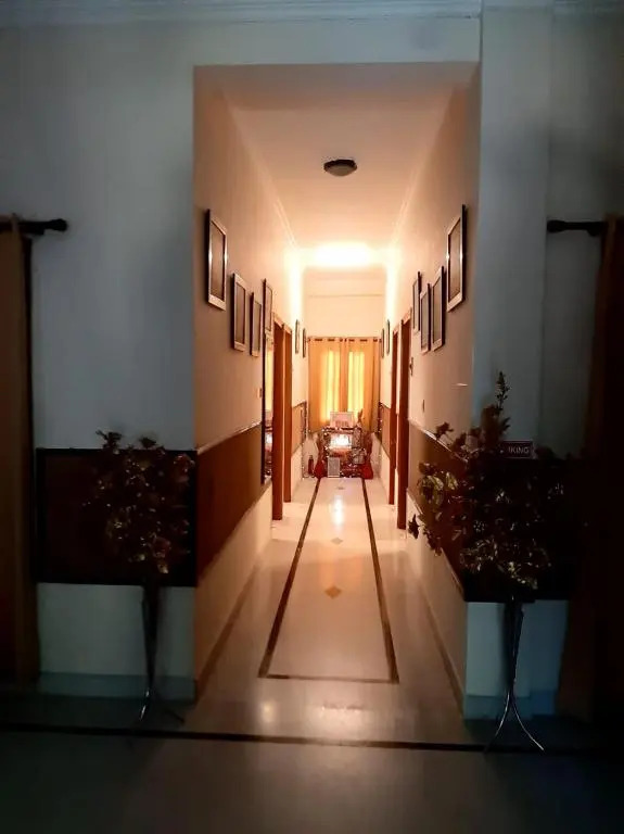 Bhambri House Hotel