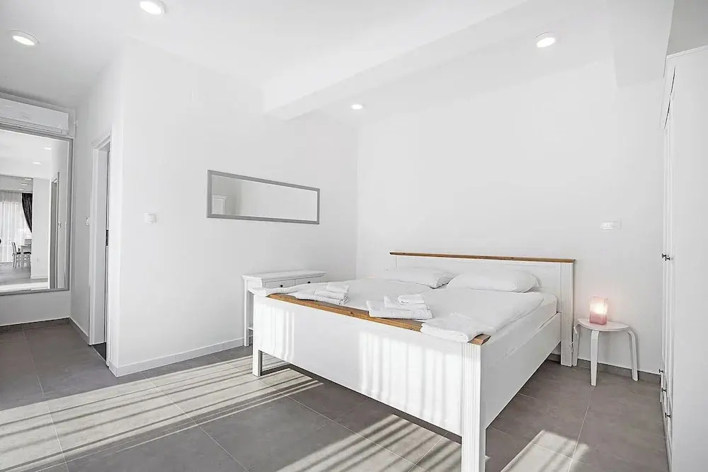 Modern Apartment, 300m From the Beach