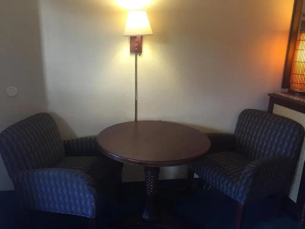Maple Leaf Inn & Suites