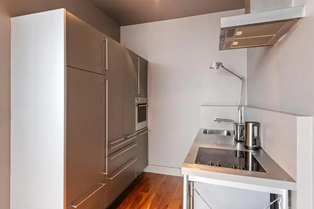Modern 1 Bedroom Apartment 2 mins to Canal