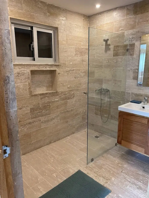 Punta Popy 3BR Duplex With Pool, Walk to Beach