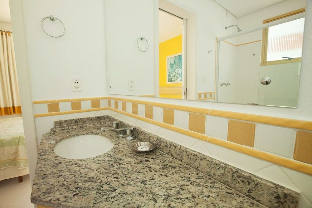 Entremares Residence