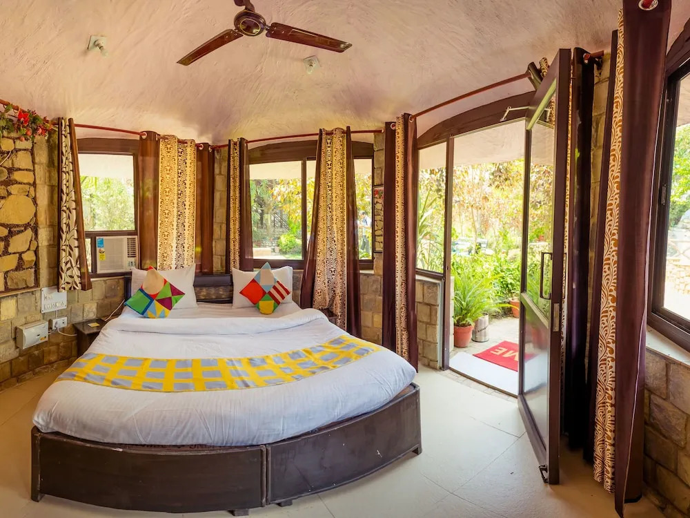 OYO 13227 Home Peaceful 1BHK Mussoorie Bypass