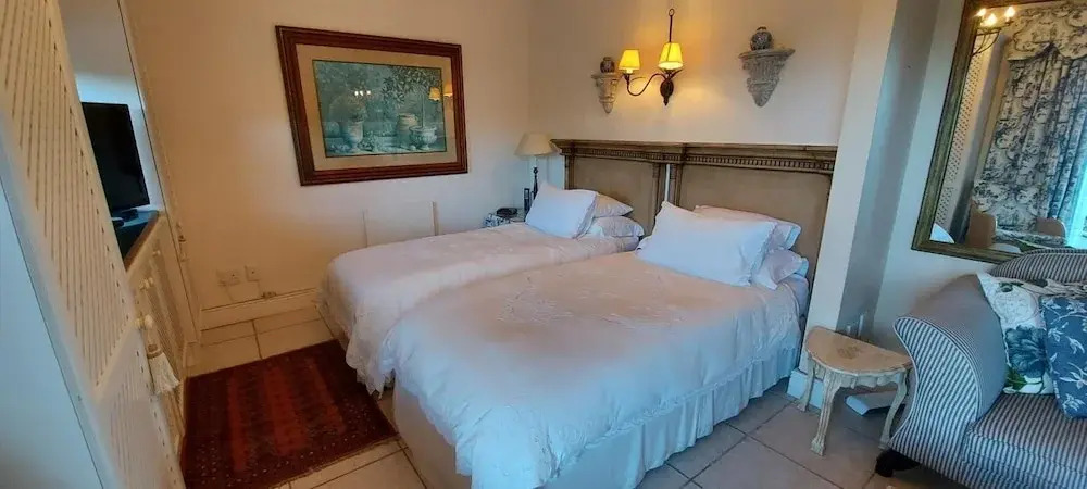 Room in Apartment - The Garden Apartment - Roosboom Luxury Facilities in Somerset West, 2 Guests