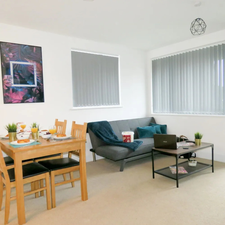 Tudors eSuites Two Bedroom & Balcony