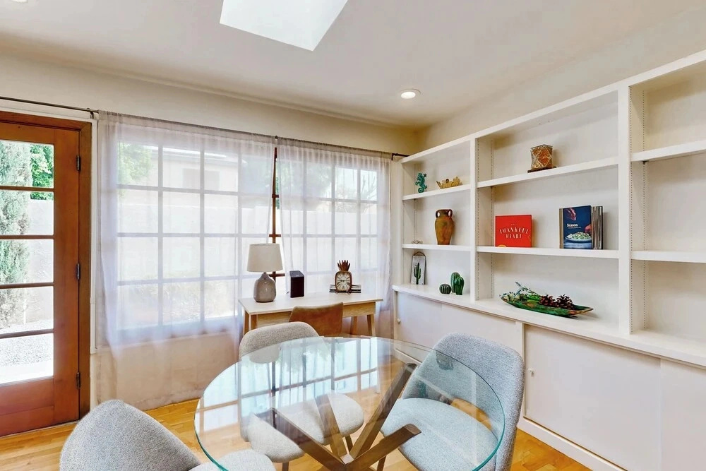 3BR House w/ Private Pool & Gas Grill
