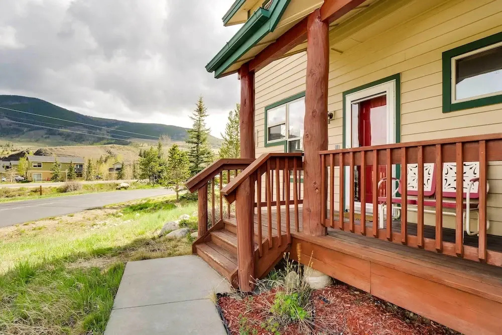 Mtn Views & Fireplace: Stunning Dillon Townhome!