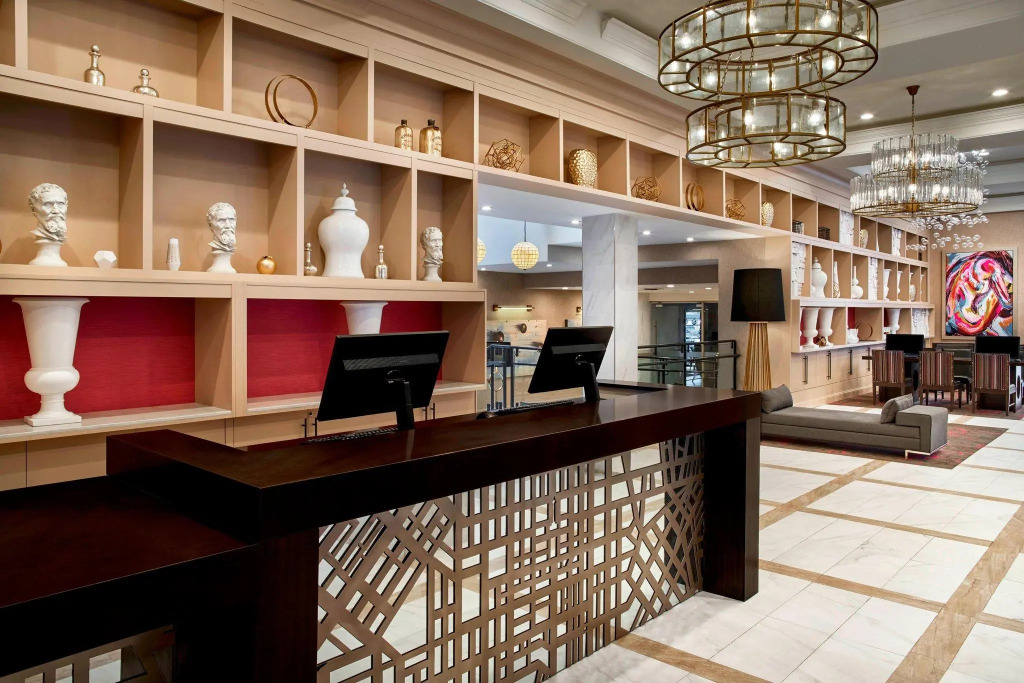 Sonesta Hotel Baltimore Inner Harbor