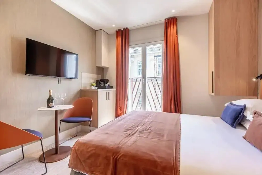 Suites FL By Sweett
