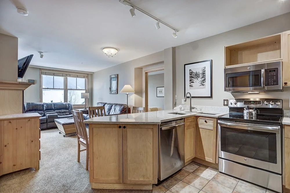 Silver Mill 8260-2br-walk To Slopes! Kids Ski Free! 2 Bedroom Condo by RedAwning