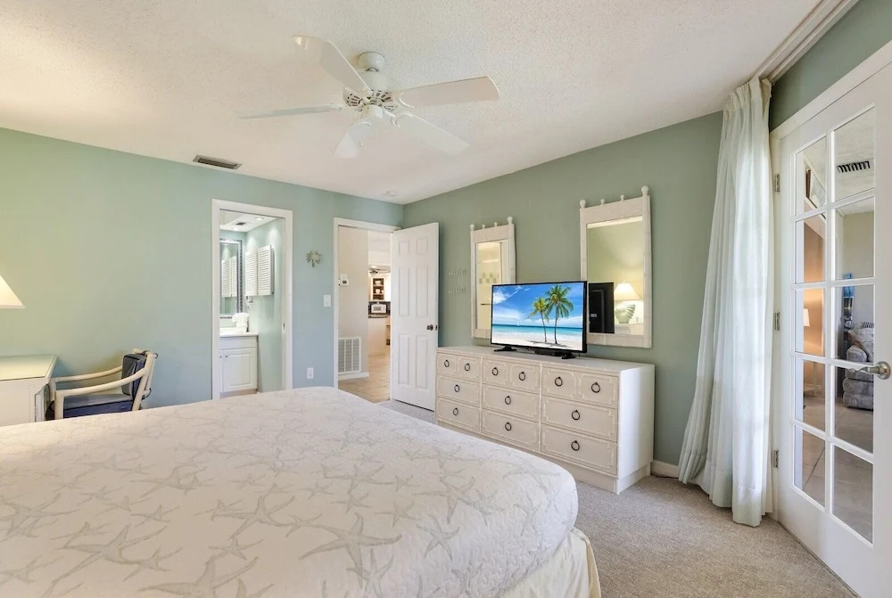 Westbay Point Moorings 26 2 Bedroom Condo by RedAwning