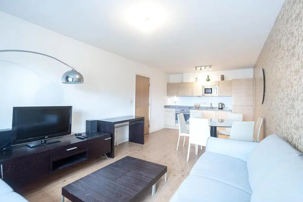 Excellent 2-bed Apartment in Colindale, London