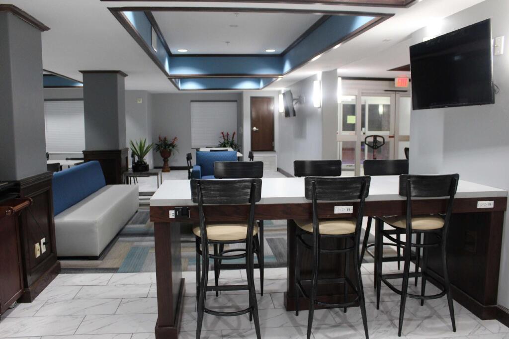 Best Western Medical Center North Inn & Suites Near Six Flags