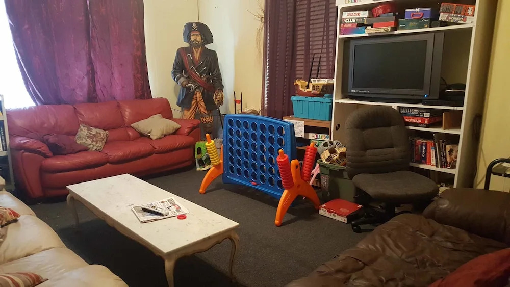 The Pirate Haus Inn