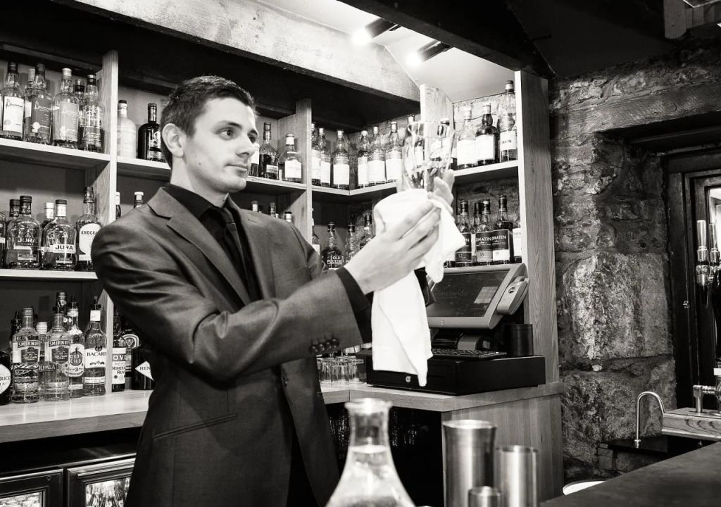 Glen Mhor Hotel at Uile-bheist Brewstillery