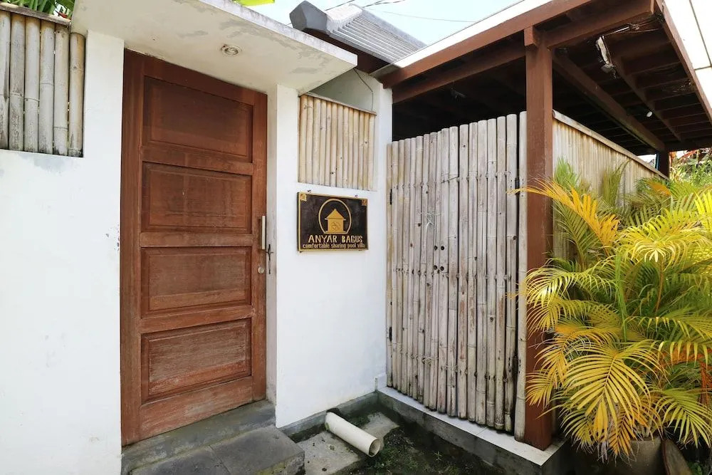 Villa Anyar