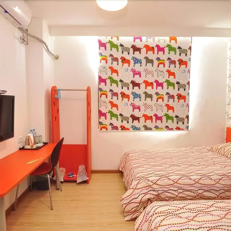 Pod Inn (Kunming Tuodong Stadium)