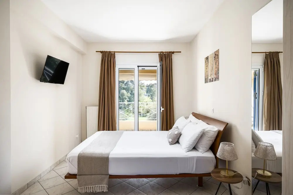 Villa Nina with Private Plunge Pool by Konnect, 5 km to Corfu Town