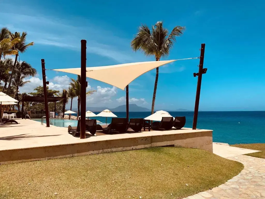 Infiniti Blu Luxury Ocean Front Condos