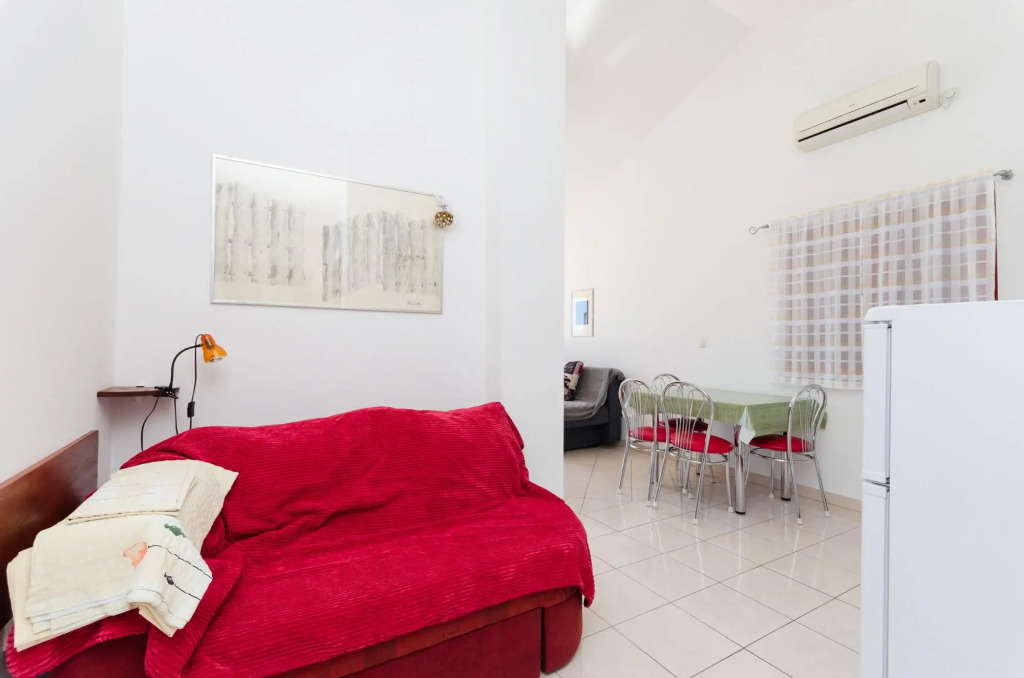 Apartments Mladen