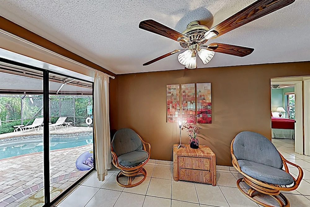 Tropical Gem on Water - 3 Br Home