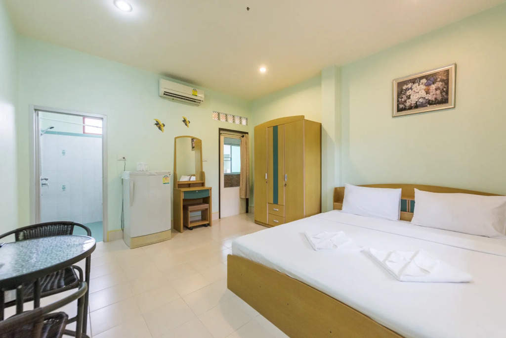 Pachumas Hotel