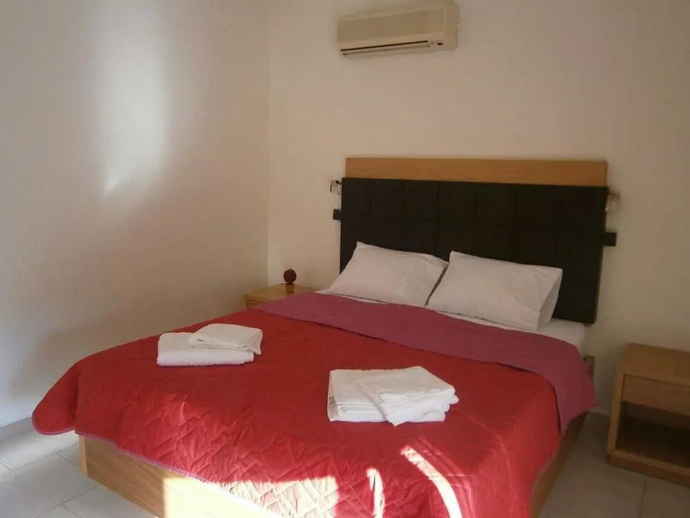 Hotel Maravelias
