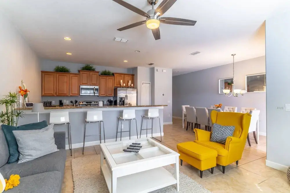 3083 Paradise Palms
