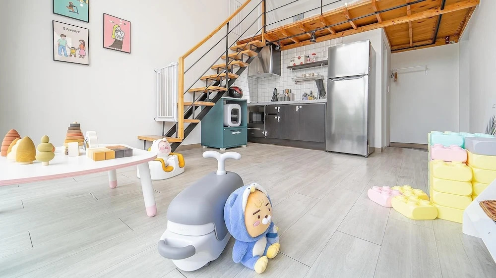 Yeosu Sea&Blue Family Pension