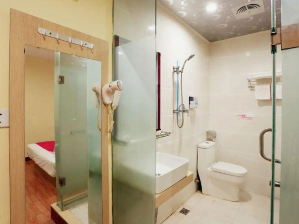 Binjiang Business Hotel