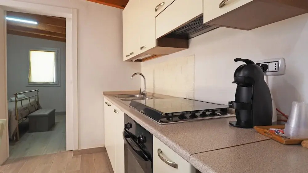 Villa Ulivo Sleeps 7 Garden Close to the sea