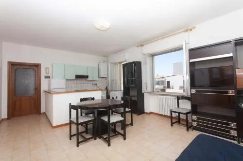 M177 - Marcelli, bilocale in centro e fronte mare
